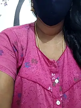 Snapshot of Tamil_Meera12 chatting on October 31, 2025, 4:31 am Tamil Meera12 online show from October 31, 2025, 4:31 am