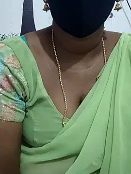 Snapshot of Tamil_Meera12 chatting on November 6, 2025, 6:56 pm Tamil Meera12 online show from November 6, 2025, 6:56 pm