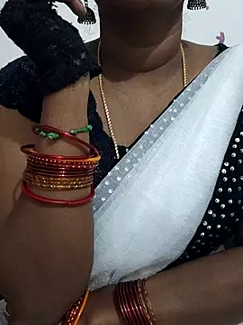 Snapshot of Tamil_Meera12 chatting on November 26, 2025, 6:57 am Tamil Meera12 online show from November 26, 2025, 6:57 am