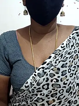 Snapshot of Tamil_Meera12 chatting on November 25, 2025, 12:00 am Tamil Meera12 online show from November 25, 2025, 12:00 am