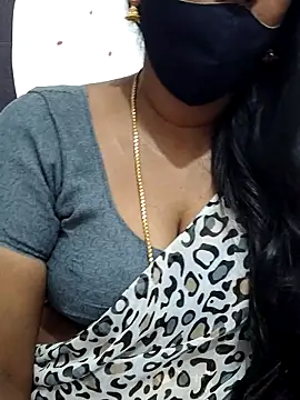 Snapshot of Tamil_Meera12 chatting on November 5, 2025, 6:49 am Tamil Meera12 online show from November 5, 2025, 6:49 am