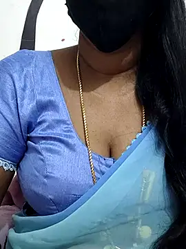 Snapshot of Tamil_Meera12 chatting on December 4, 2025, 12:20 am Tamil Meera12 online show from December 4, 2025, 12:20 am