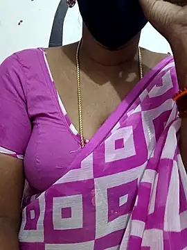 Snapshot of Tamil_Meera12 chatting on December 2, 2025, 12:55 am Tamil Meera12 online show from December 2, 2025, 12:55 am