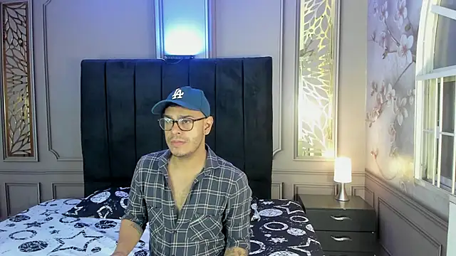 angel fetish  online show from February 22, 2025, 3:56 am