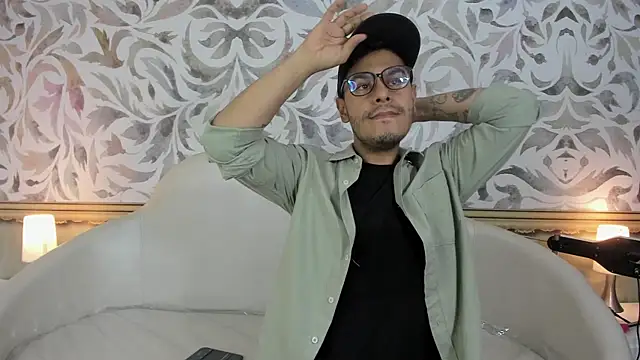 angel fetish  online show from March 12, 2025, 7:58 pm