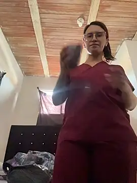 Emma Giraldo online show from August 9, 2026, 8:37 pm