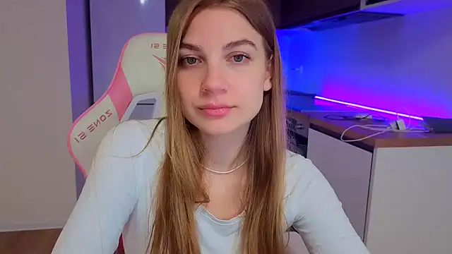 Snapshot of Enjoy_everymoment_ chatting on April 22, 2026, 7:20 pm Enjoy everymoment online show from April 22, 2026, 7:20 pm