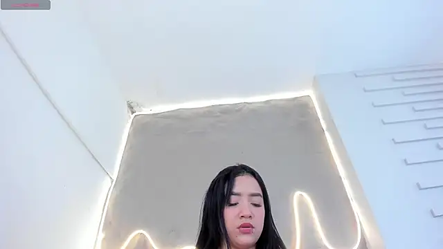 Snapshot of Lia_Guzman chatting on November 7, 2025, 3:33 am Lia Guzman online show from November 7, 2025, 3:33 am