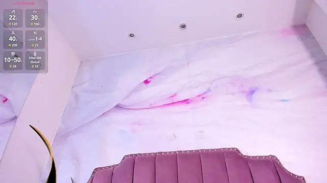 Snapshot of Lia_Guzman chatting on December 19, 2025, 3:10 am Lia Guzman online show from December 19, 2025, 3:10 am