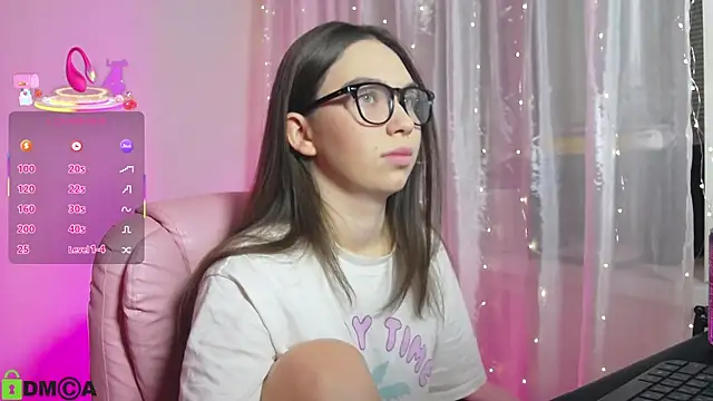 Arianahot777 online show from November 14, 2025, 2:32 pm