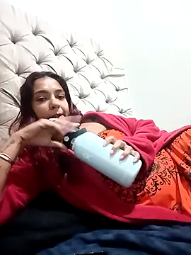 Pantaneirasexy online show from April 4, 2026, 10:49 pm