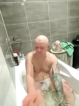 bouraktom6 online show from November 18, 2025, 9:51 pm