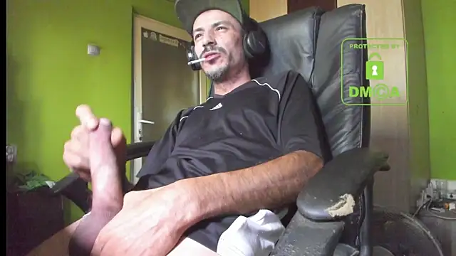 Snapshot of BigCumShoot chatting on September 20, 2025, 5:23 am BigCumShoot online show from September 20, 2025, 5:23 am