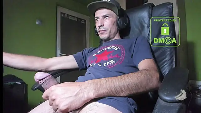 Snapshot of BigCumShoot chatting on September 29, 2025, 6:42 am BigCumShoot online show from September 29, 2025, 6:42 am