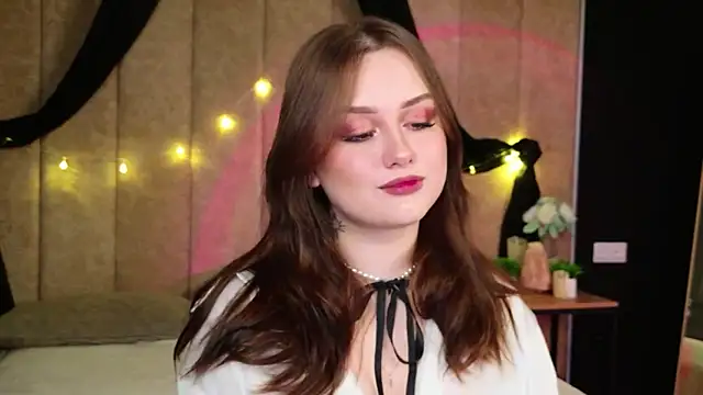 Snapshot of Kendra_Parlow chatting on November 4, 2025, 8:34 pm Kendra Parlow online show from November 4, 2025, 8:34 pm