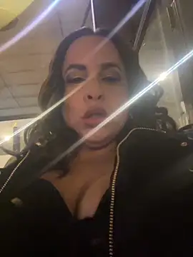 Snapshot of laarti chatting on November 4, 2025, 7:17 pm laarti online show from November 4, 2025, 7:17 pm