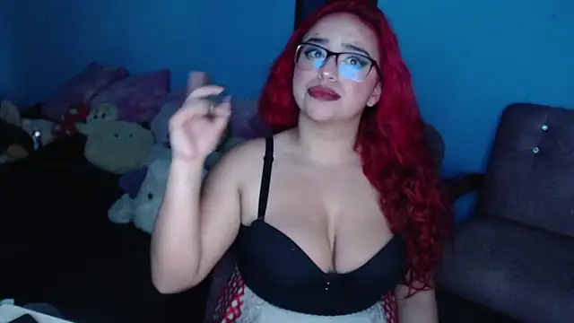 Snapshot of EstefyTabbo chatting on February 12, 2026, 4:23 am EstefyTabbo online show from February 12, 2026, 4:23 am