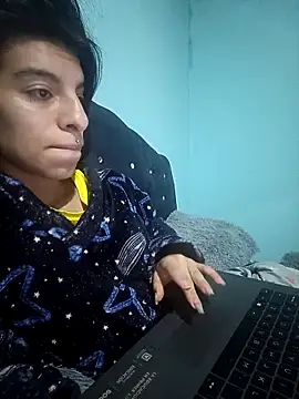 Snapshot of Ariell_Kieran chatting on November 25, 2025, 5:41 am Ariell Kieran online show from November 25, 2025, 5:41 am