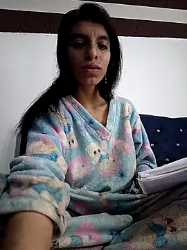 Snapshot of Ariell_Kieran chatting on March 14, 2025, 1:59 am Ariell Kieran online show from March 14, 2025, 1:59 am