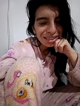 Snapshot of Ariell_Kieran chatting on March 22, 2025, 4:56 am Ariell Kieran online show from March 22, 2025, 4:56 am