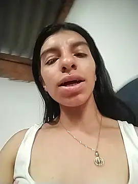 Snapshot of Ariell_Kieran chatting on June 19, 2026, 9:42 pm Ariell Kieran online show from June 19, 2026, 9:42 pm