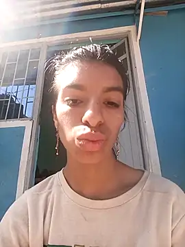 Snapshot of Ariell_Kieran chatting on September 21, 2025, 7:30 pm Ariell Kieran online show from September 21, 2025, 7:30 pm