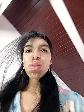 Snapshot of Ariell_Kieran chatting on March 14, 2025, 5:24 pm Ariell Kieran online show from March 14, 2025, 5:24 pm