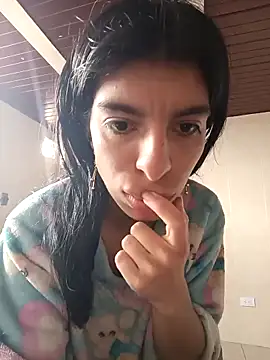 Snapshot of Ariell_Kieran chatting on March 12, 2025, 5:28 pm Ariell Kieran online show from March 12, 2025, 5:28 pm