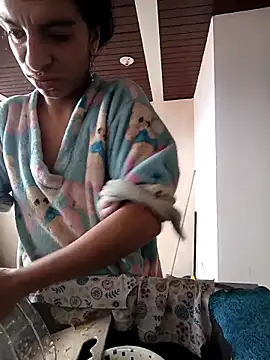 Snapshot of Ariell_Kieran chatting on March 13, 2025, 5:50 pm Ariell Kieran online show from March 13, 2025, 5:50 pm