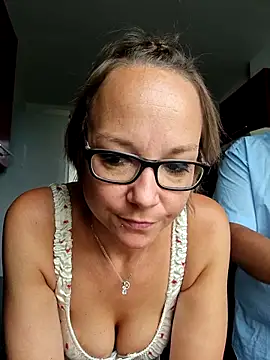 Snapshot of Fuxy-love69 chatting on June 2, 2026, 1:00 pm Fuxy-love69 online show from June 2, 2026, 1:00 pm