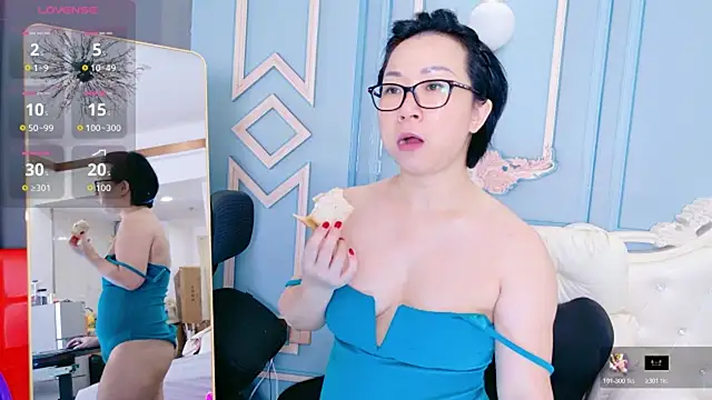 LucianaMe online show from November 16, 2025, 1:32 am