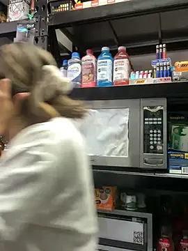 Andrea18 blonde online show from February 3, 2026, 2:55 pm