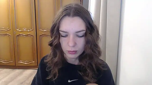 Snapshot of aurora_lust chatting on October 29, 2025, 6:34 am aurora lust online show from October 29, 2025, 6:34 am