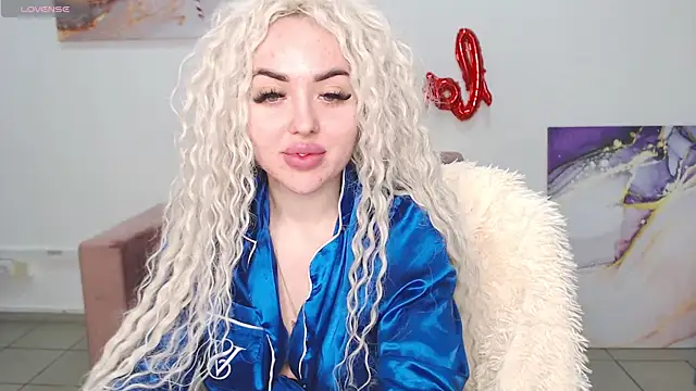 Snapshot of MissisCaty chatting on February 15, 2025, 7:50 pm MissisCaty online show from February 15, 2025, 7:50 pm