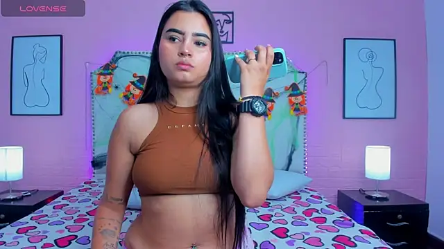  Emma whiitee  online show from October 25, 2025, 12:39 pm