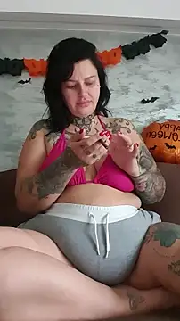 Snapshot of CannabisQueenn chatting on October 30, 2025, 7:50 am CannabisQueenn online show from October 30, 2025, 7:50 am