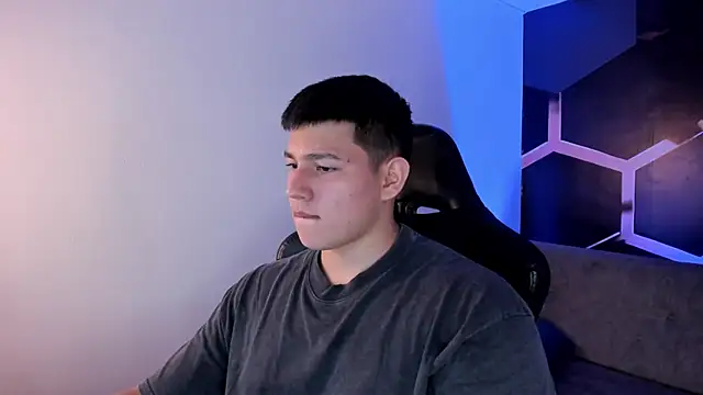 Snapshot of JamesCr_ chatting on February 21, 2026, 3:30 am JamesCr online show from February 21, 2026, 3:30 am