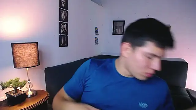 Snapshot of JamesCr_ chatting on February 4, 2026, 2:28 am JamesCr online show from February 4, 2026, 2:28 am