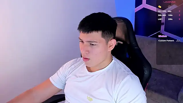 Snapshot of JamesCr_ chatting on February 22, 2026, 3:20 am JamesCr online show from February 22, 2026, 3:20 am