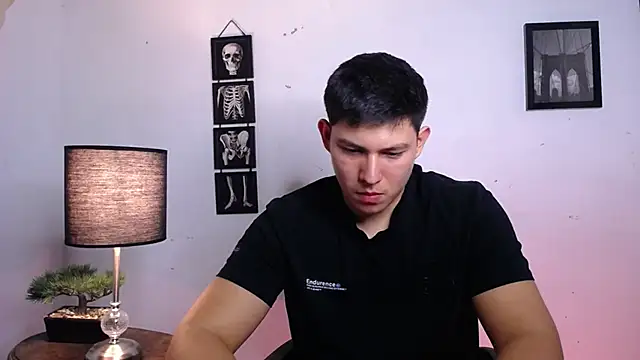 Snapshot of JamesCr_ chatting on November 13, 2025, 11:08 pm JamesCr online show from November 13, 2025, 11:08 pm