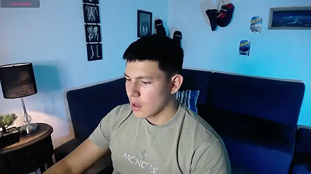 JamesCr  online show from April 10, 2026, 11:23 pm