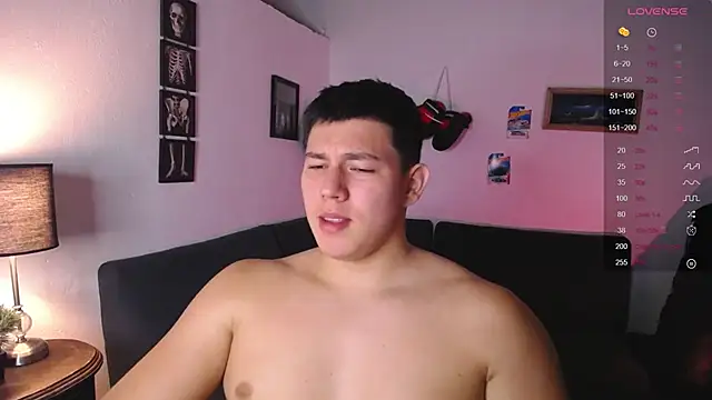 Snapshot of JamesCr_ chatting on February 25, 2026, 11:48 pm JamesCr online show from February 25, 2026, 11:48 pm