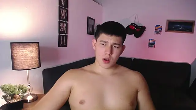 Snapshot of JamesCr_ chatting on February 24, 2026, 1:17 am JamesCr online show from February 24, 2026, 1:17 am