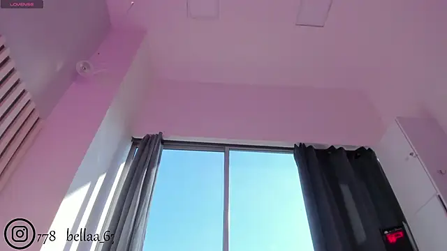 Snapshot of bella_lovers_ chatting on September 10, 2025, 12:48 pm bella lovers online show from September 10, 2025, 12:48 pm