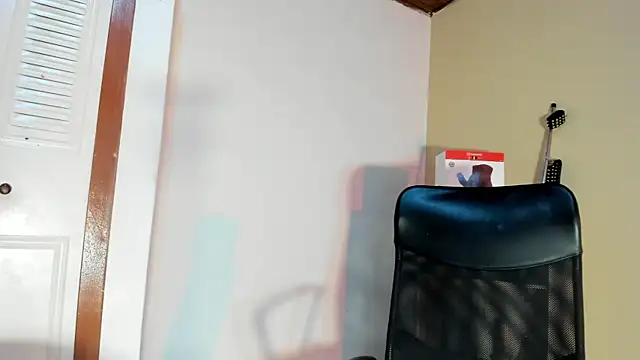 Snapshot of Violetta_0 chatting on January 8, 2026, 1:39 pm Violetta 0 online show from January 8, 2026, 1:39 pm