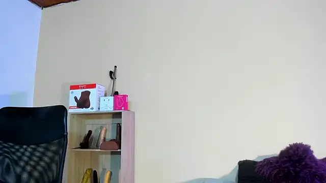 Snapshot of Violetta_0 chatting on February 25, 2026, 1:22 pm Violetta 0 online show from February 25, 2026, 1:22 pm