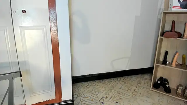 Snapshot of Violetta_0 chatting on November 24, 2025, 1:55 pm Violetta 0 online show from November 24, 2025, 1:55 pm