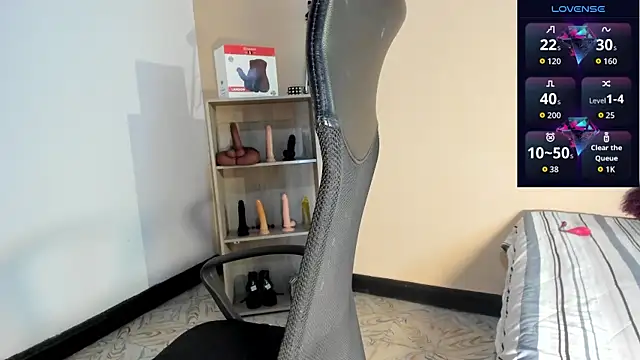 Snapshot of Violetta_0 chatting on December 19, 2025, 1:57 pm Violetta 0 online show from December 19, 2025, 1:57 pm