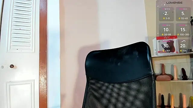 Snapshot of Violetta_0 chatting on January 7, 2026, 1:27 pm Violetta 0 online show from January 7, 2026, 1:27 pm