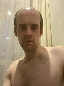 LynnAhNight online show from October 22, 2025, 3:28 am